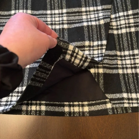 Y2K Abercrombie & Fitch Black Plaid Wool Blend Faux Wrap Mini Skirt Size 4 - Picture 6 of 10
